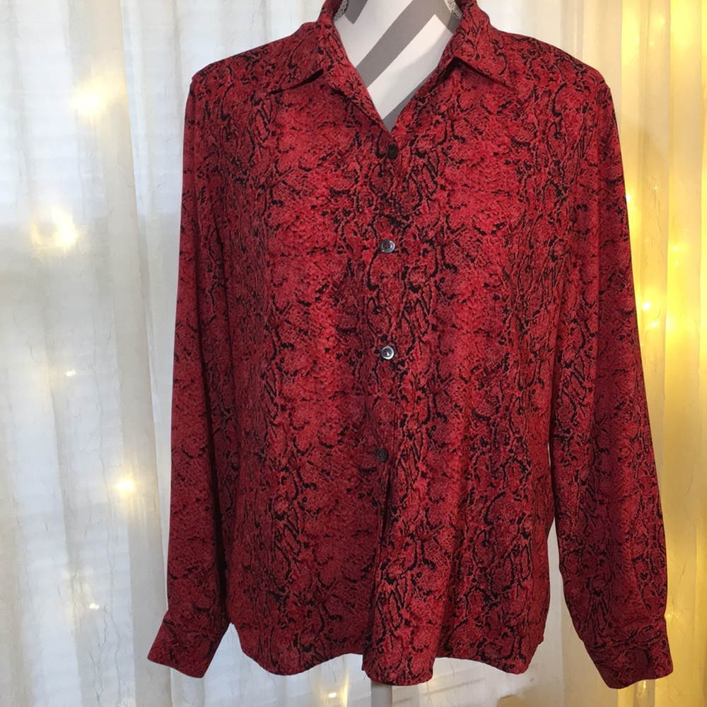 Liz Claiborne Petite long sleeve blouse. Sz Med